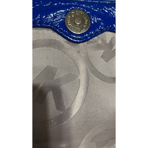 Michael Kors, blue patten leather clutch - Picture 9 of 10